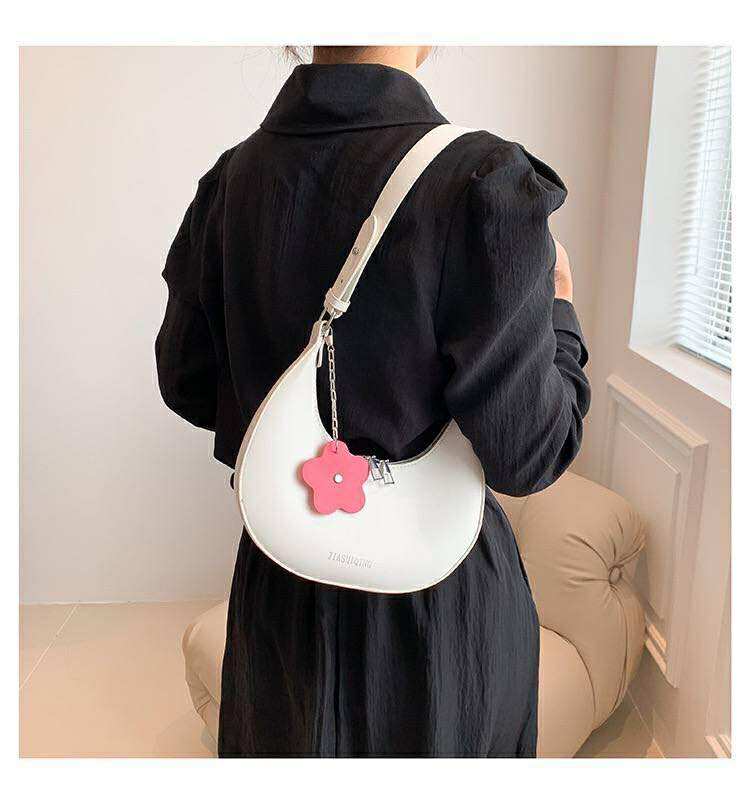 received_1342762470667182